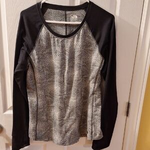 North Face Women's Black and Gray Long Sleeve Shirt
